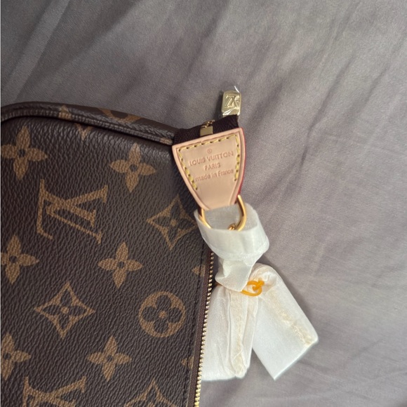 Louis Vuitton Monogram Mini Pochette - Picture 4 of 9
